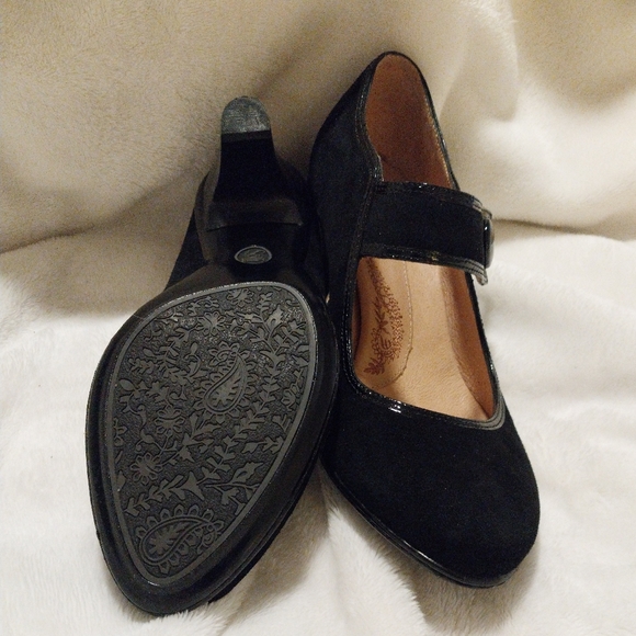 Sofft Black Suede Mary Jane Heels - Picture 7 of 9